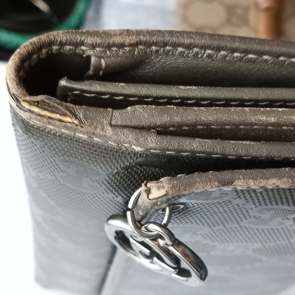 Authentic Gucci Metallic brown Signature wallet with GG charm - Picture 8 of 16